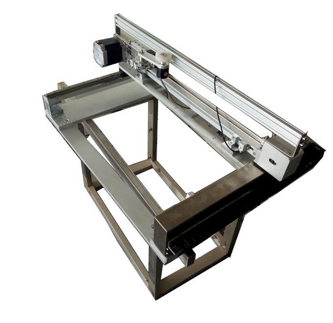 Equipamento de transportador de dois lados de movimento linear em direção transversal 0